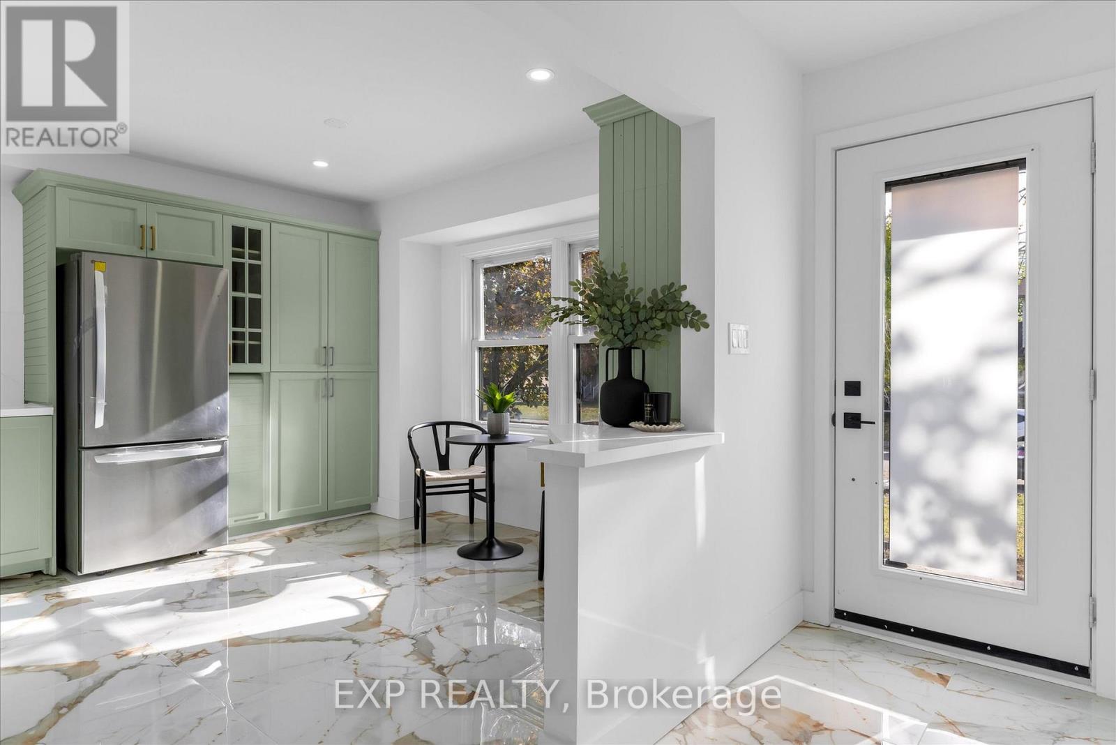 39 Grandfield Street, Hamilton, Ontario  L8T 2H1 - Photo 11 - X12493670