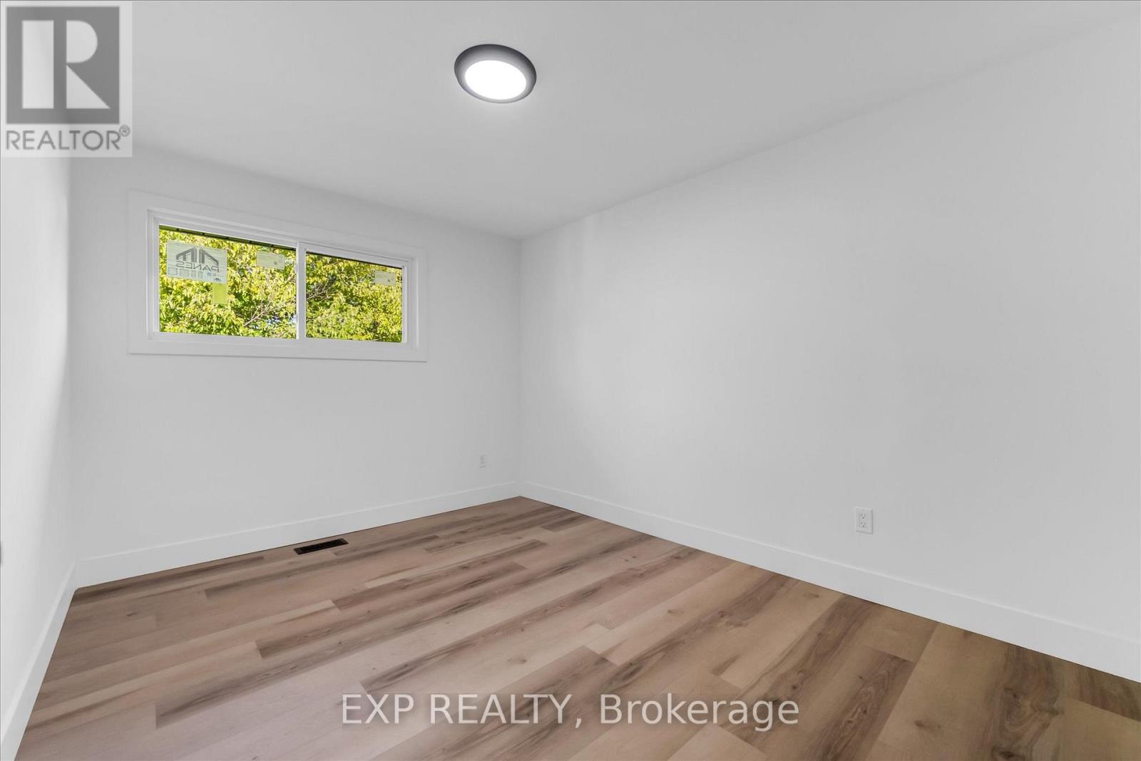 39 Grandfield Street, Hamilton, Ontario  L8T 2H1 - Photo 24 - X12493670