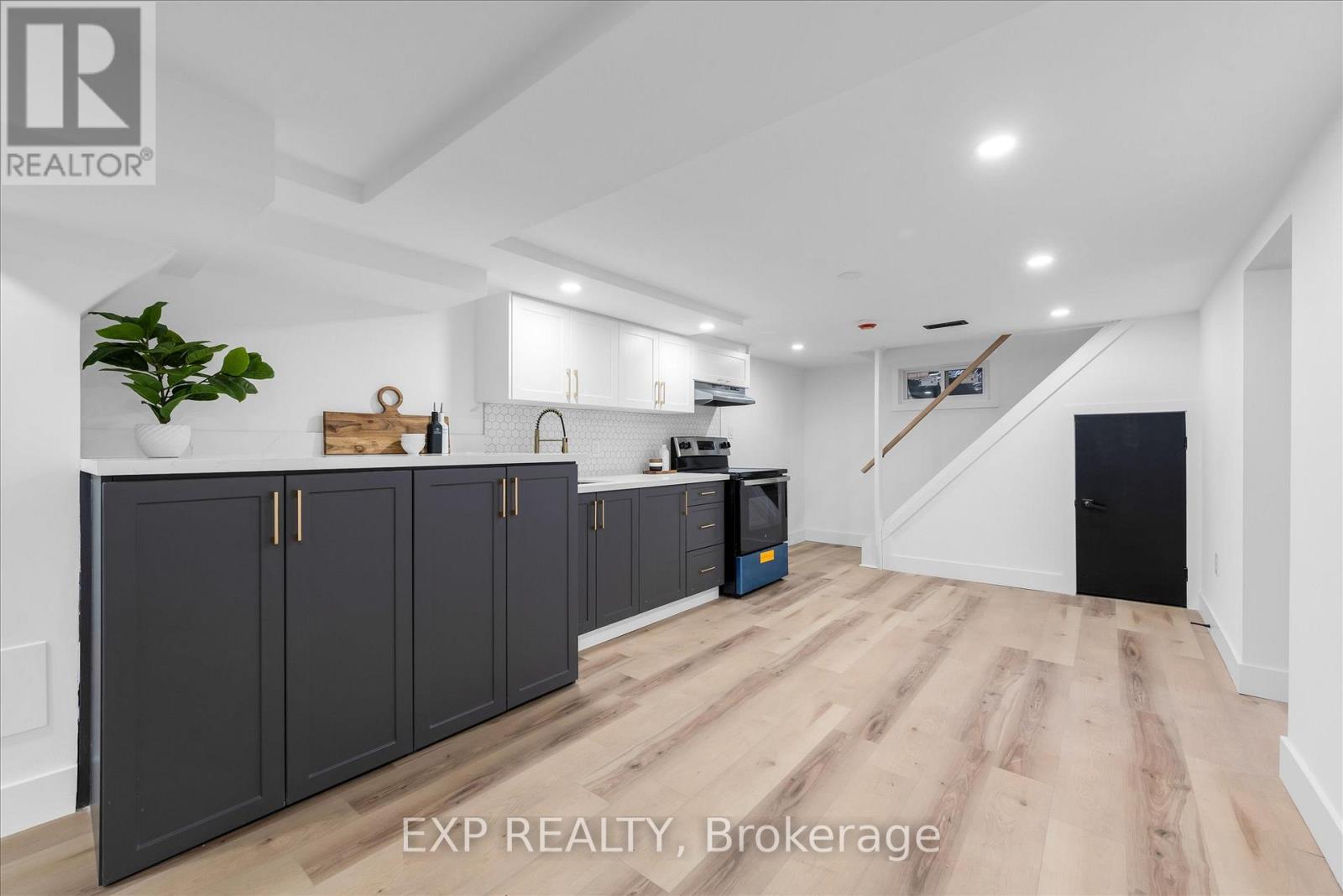 39 Grandfield Street, Hamilton, Ontario  L8T 2H1 - Photo 27 - X12493670