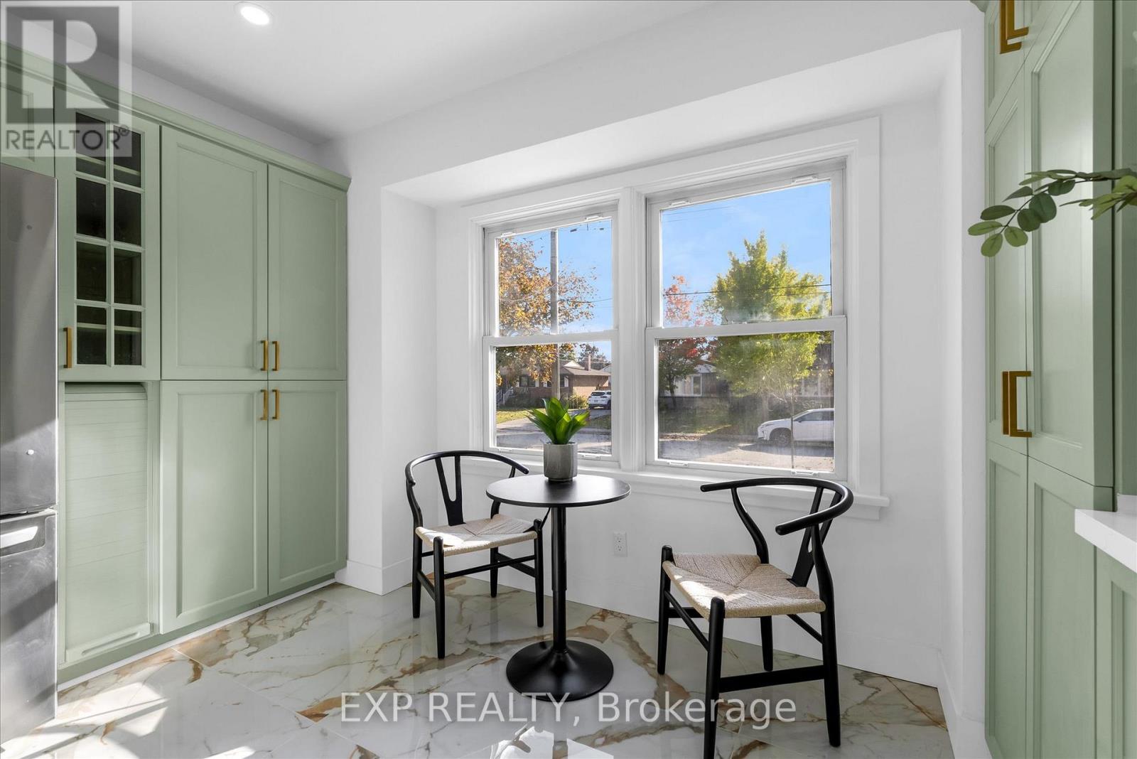 39 Grandfield Street, Hamilton, Ontario  L8T 2H1 - Photo 6 - X12493670