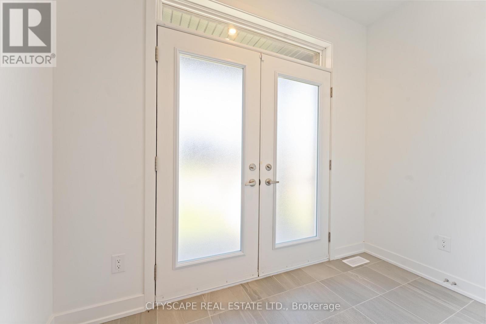 617 Kenabeek Terrace, Ottawa, Ontario  K4M 0B3 - Photo 2 - X12493688