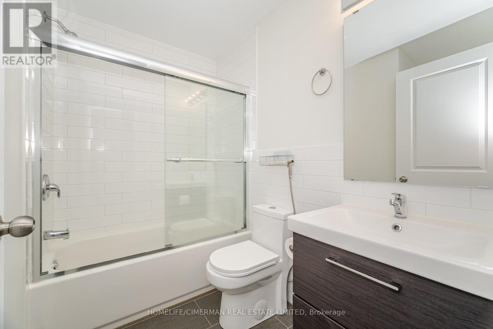 Unit #2 - Second Floor - 67 West Avenue N, Hamilton, Ontario  L8L 5C1 - Photo 8 - X12493718