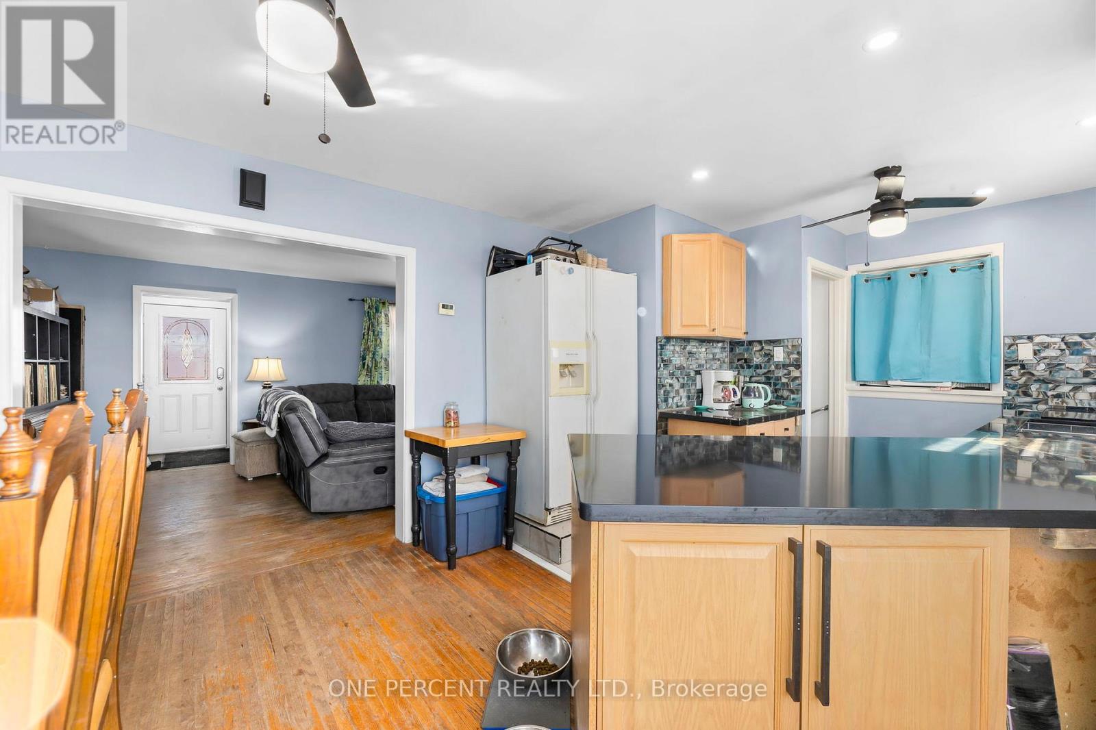 118 Nappadale Street, Kawartha Lakes, Ontario  K0M 2T0 - Photo 10 - X12493730