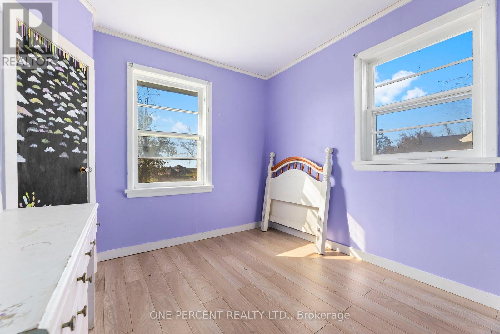 118 Nappadale Street, Kawartha Lakes, Ontario  K0M 2T0 - Photo 16 - X12493730