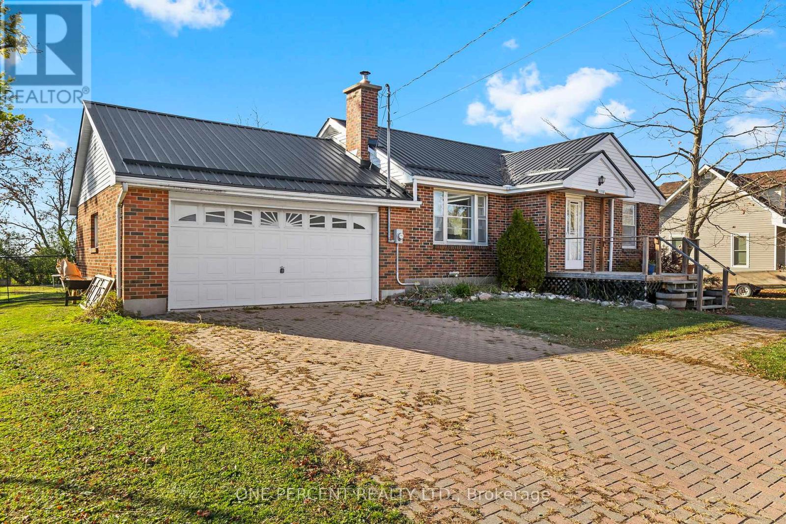 118 Nappadale Street, Kawartha Lakes, Ontario  K0M 2T0 - Photo 2 - X12493730