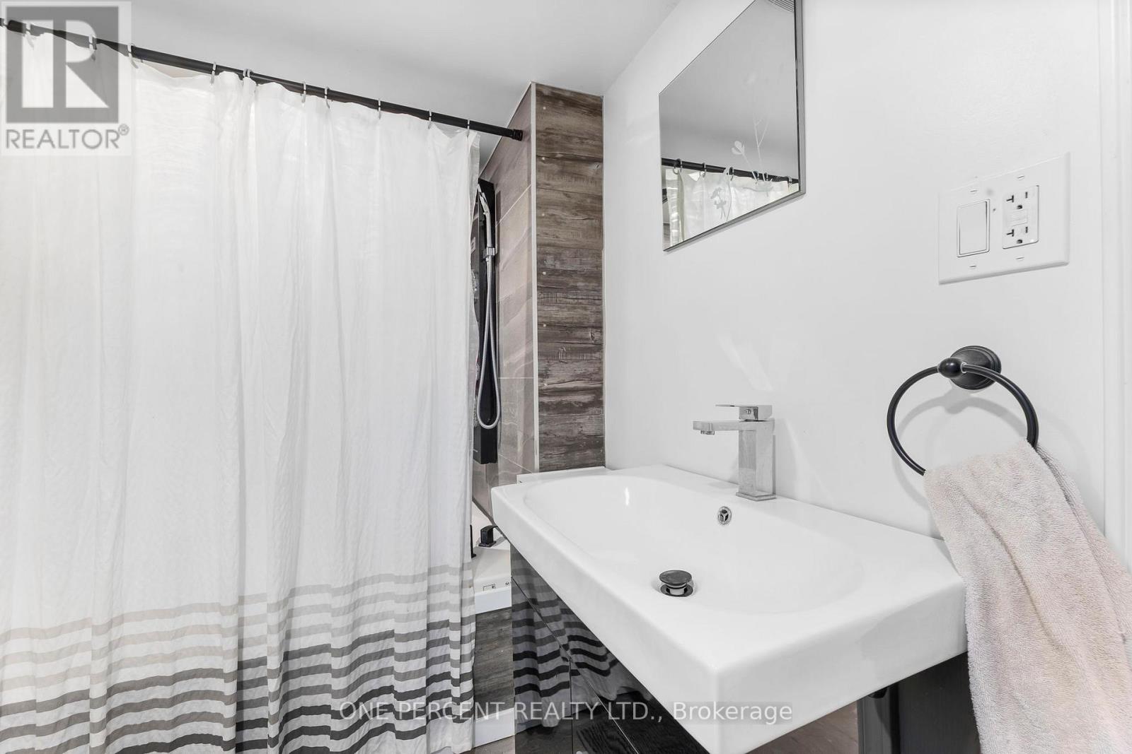 118 Nappadale Street, Kawartha Lakes, Ontario  K0M 2T0 - Photo 23 - X12493730