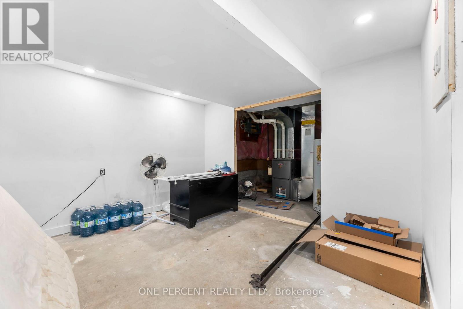 118 Nappadale Street, Kawartha Lakes, Ontario  K0M 2T0 - Photo 25 - X12493730