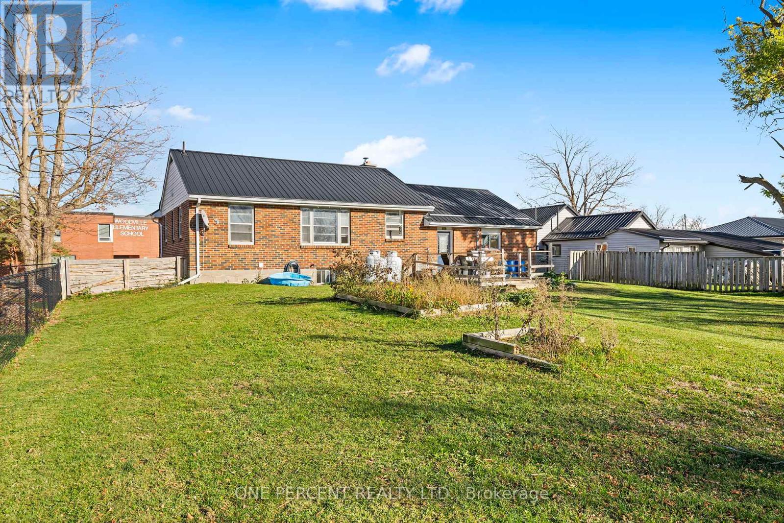 118 Nappadale Street, Kawartha Lakes, Ontario  K0M 2T0 - Photo 30 - X12493730