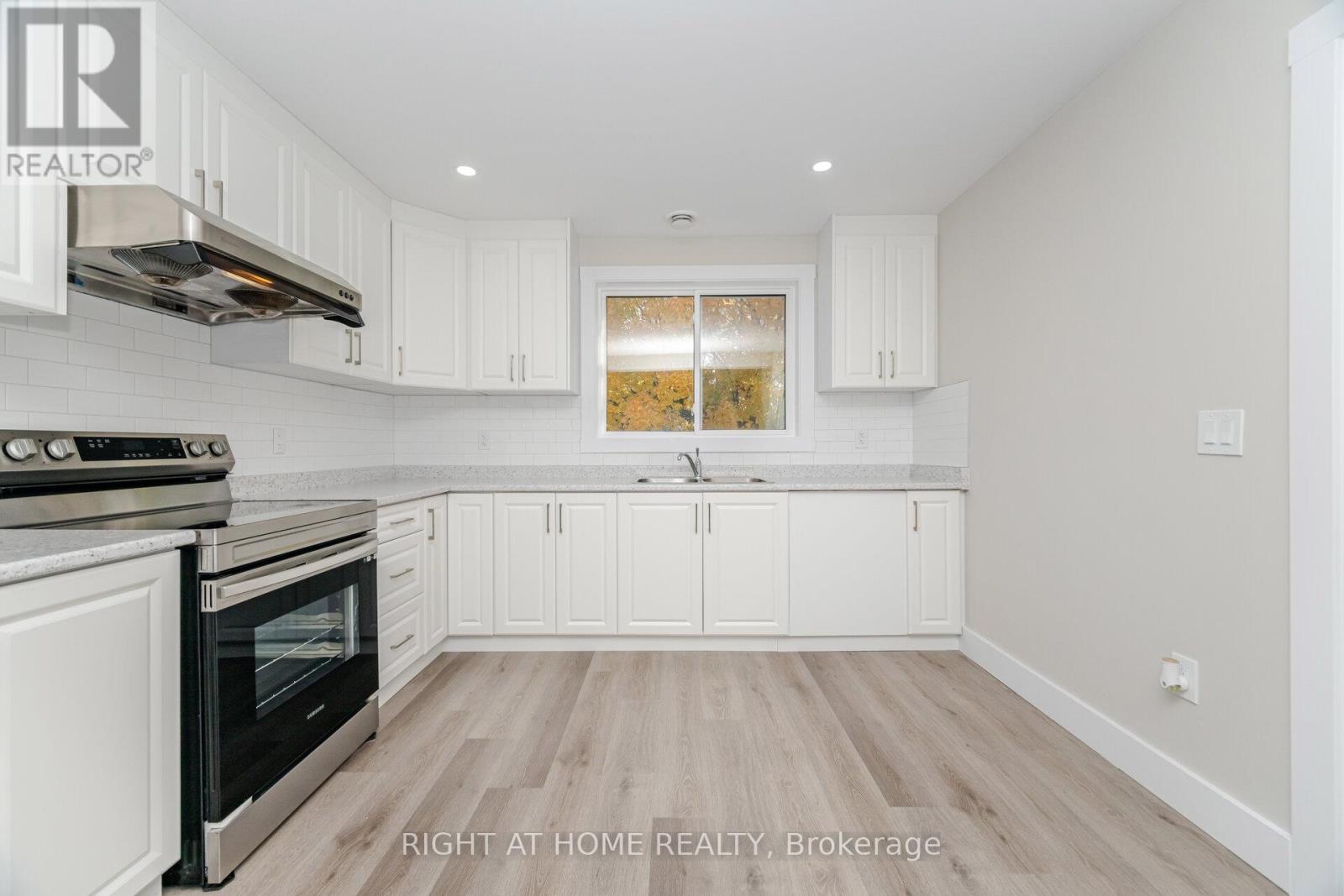 152 Weber Street E, Kitchener, Ontario  N2H 1C9 - Photo 12 - X12493734