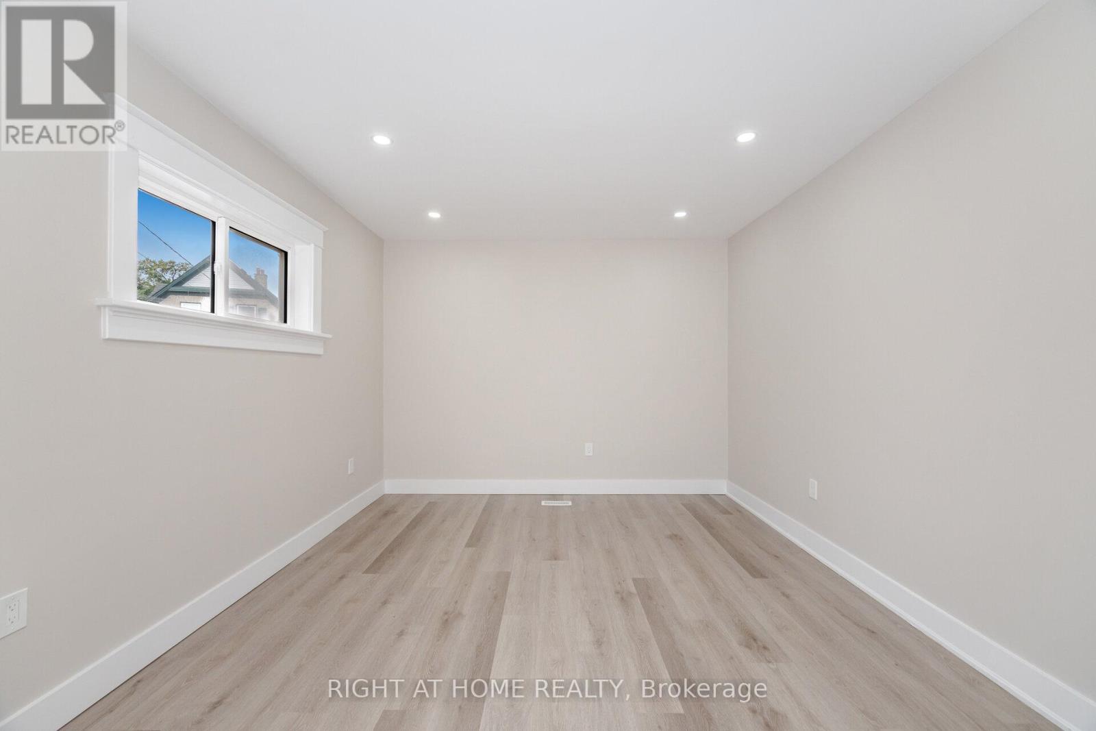 152 Weber Street E, Kitchener, Ontario  N2H 1C9 - Photo 21 - X12493734