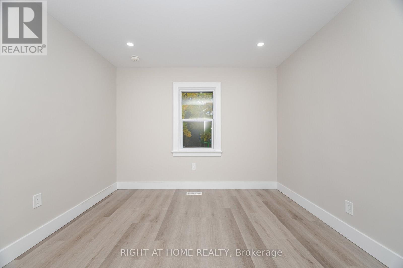 152 Weber Street E, Kitchener, Ontario  N2H 1C9 - Photo 25 - X12493734