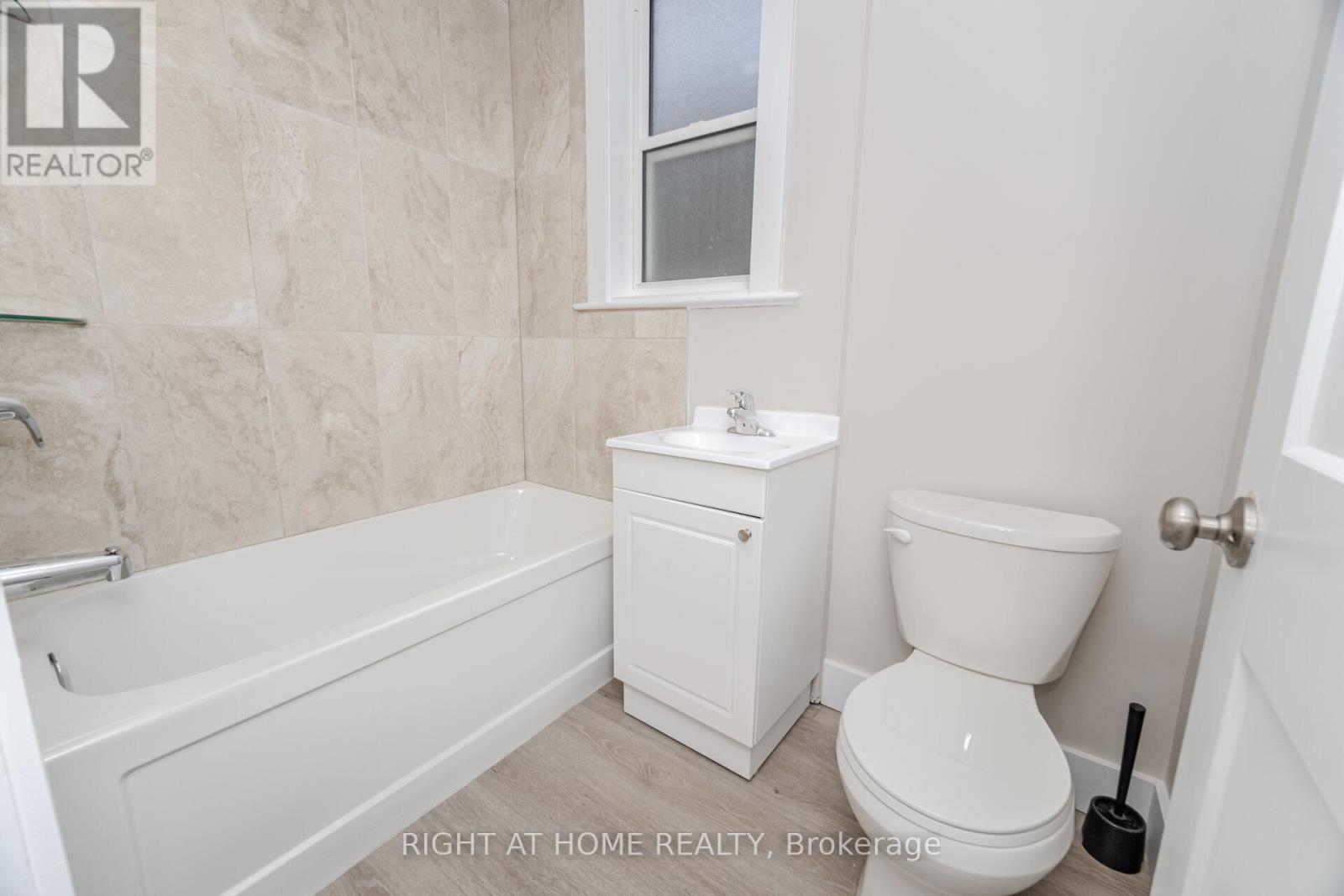 152 Weber Street E, Kitchener, Ontario  N2H 1C9 - Photo 28 - X12493734