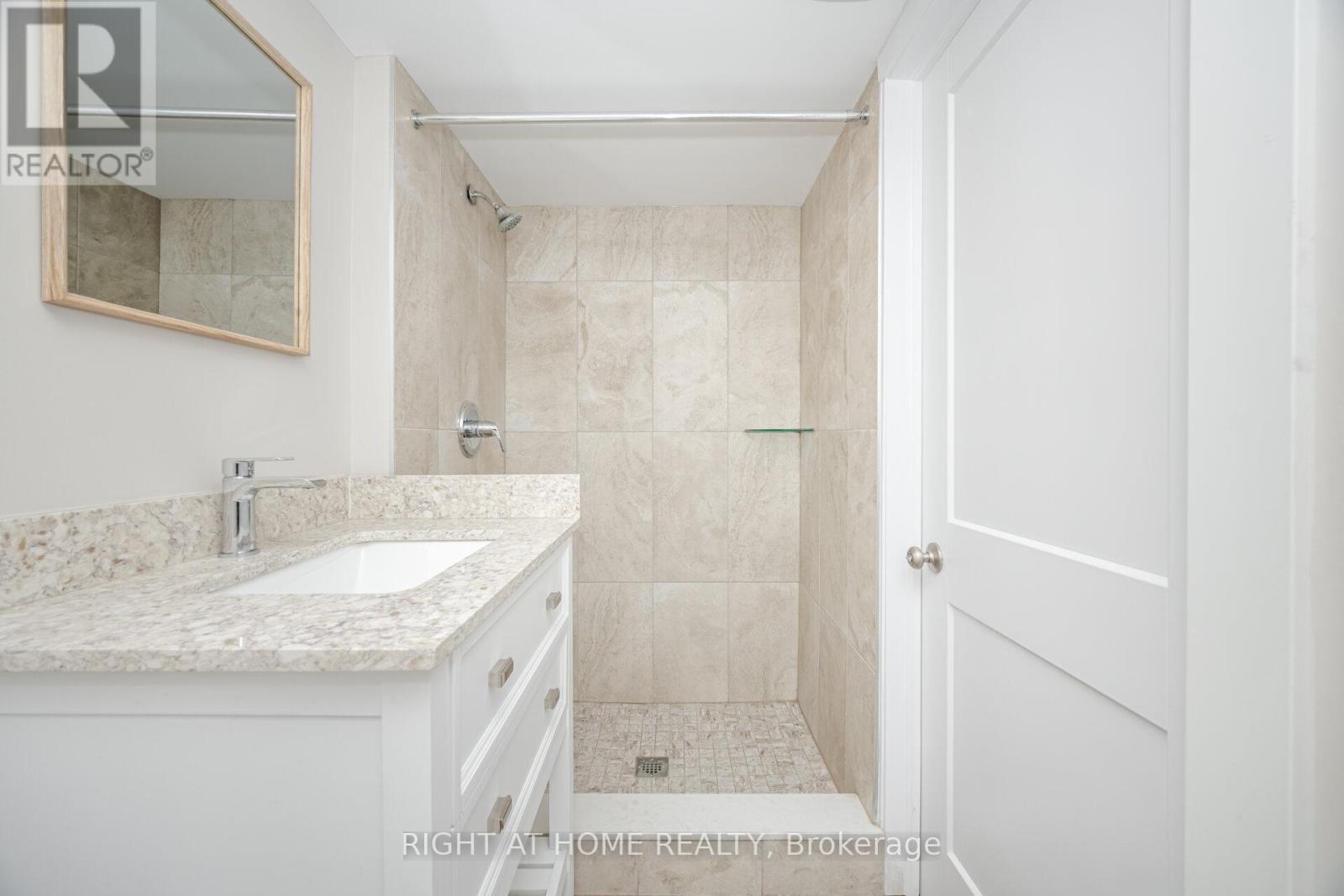 152 Weber Street E, Kitchener, Ontario  N2H 1C9 - Photo 35 - X12493734