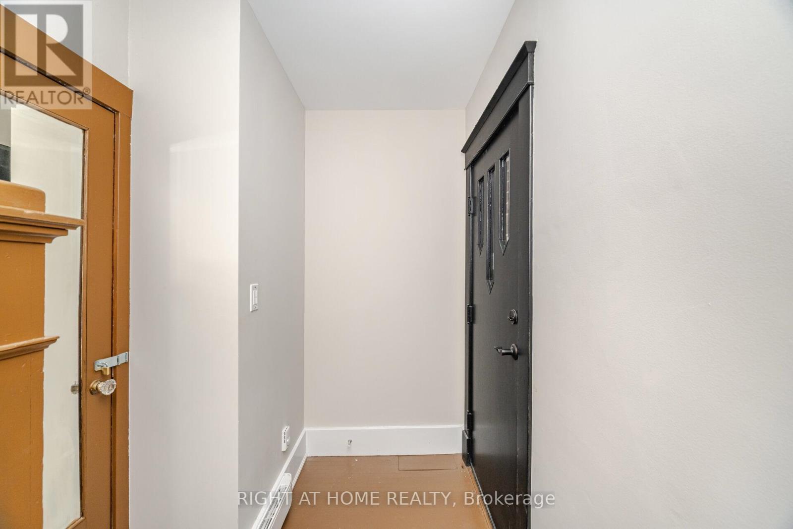 152 Weber Street E, Kitchener, Ontario  N2H 1C9 - Photo 6 - X12493734