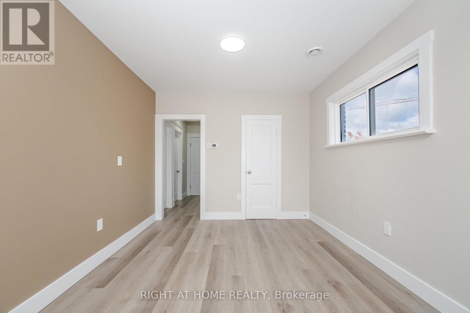 152 Weber Street E, Kitchener, Ontario  N2H 1C9 - Photo 9 - X12493734