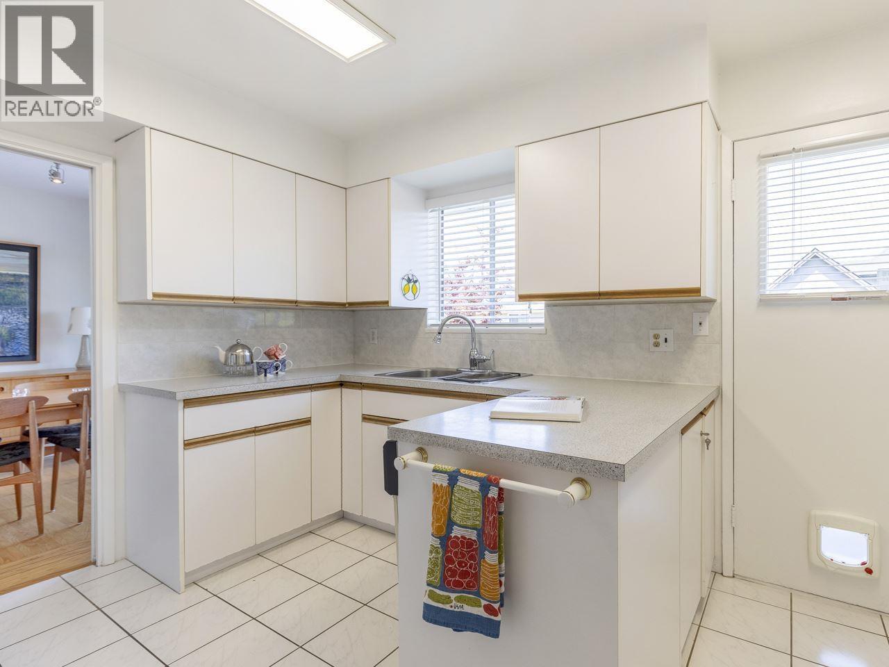 3111 Blundell Road, Richmond, British Columbia  V7C 1G2 - Photo 11 - R3063365