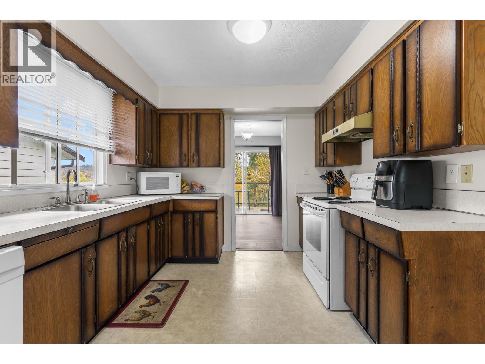 1507 Elinor Crescent, Port Coquitlam, British Columbia  V3C 2Y3 - Photo 15 - R3063432