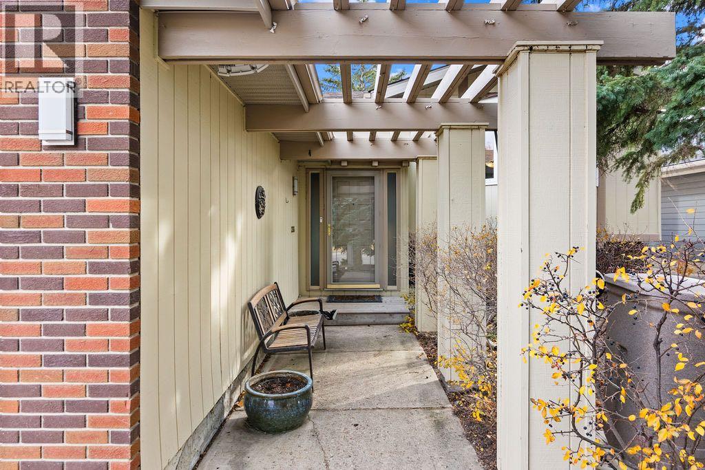 3350 Oakwood Drive Sw, Calgary, Alberta  T2V 4J4 - Photo 2 - A2267181