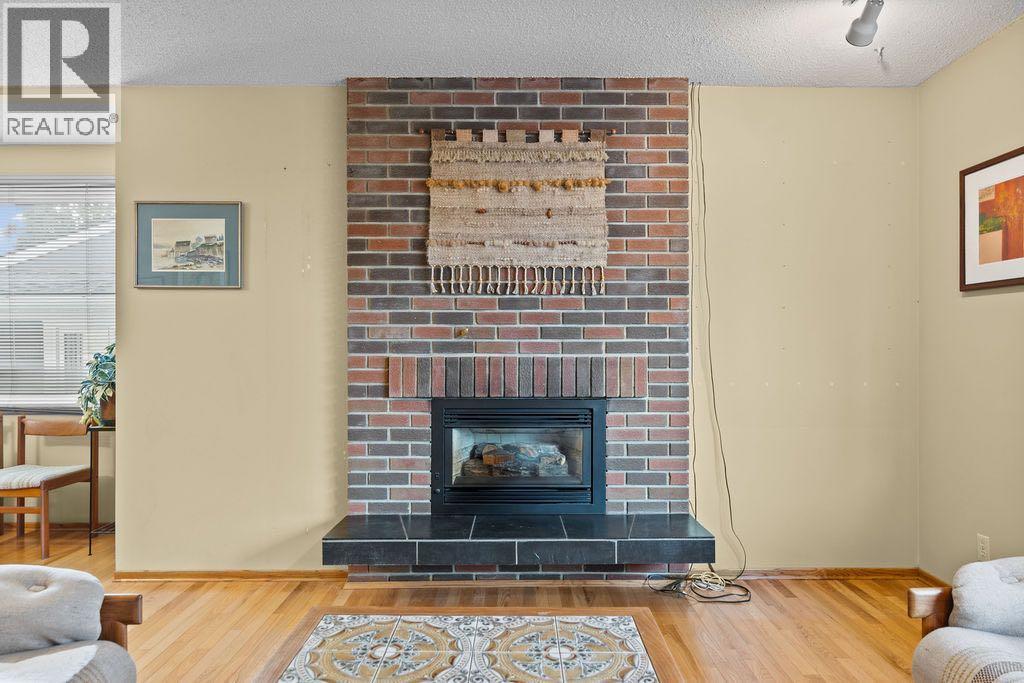 3350 Oakwood Drive Sw, Calgary, Alberta  T2V 4J4 - Photo 7 - A2267181