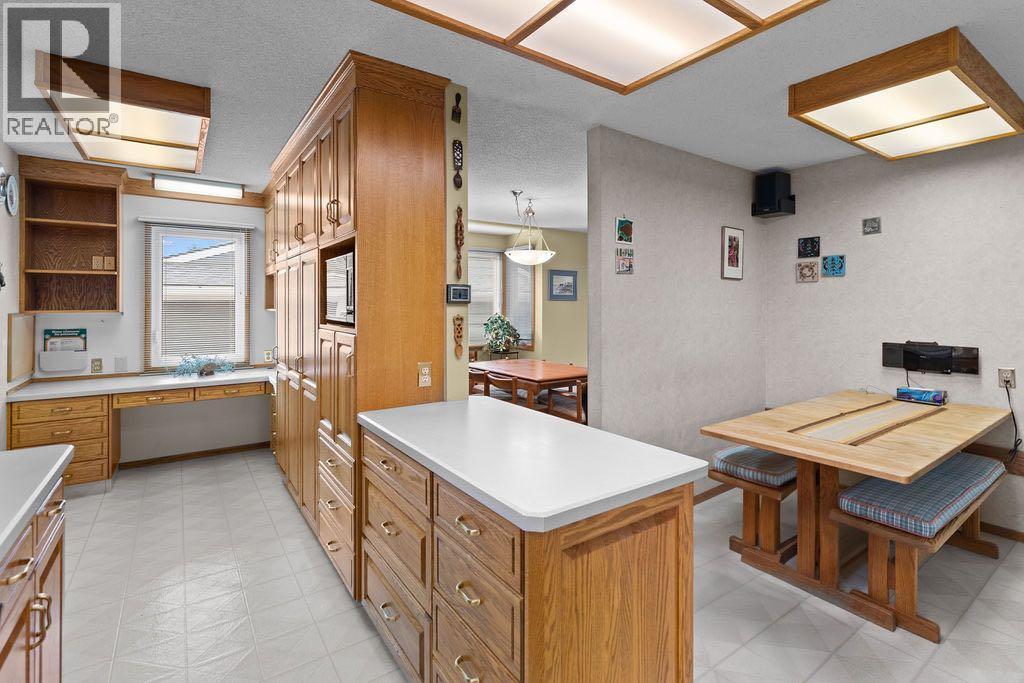 3350 Oakwood Drive Sw, Calgary, Alberta  T2V 4J4 - Photo 15 - A2267181