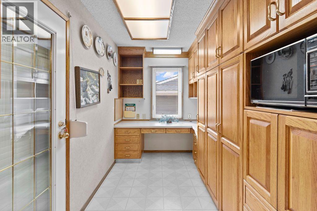 3350 Oakwood Drive Sw, Calgary, Alberta  T2V 4J4 - Photo 17 - A2267181