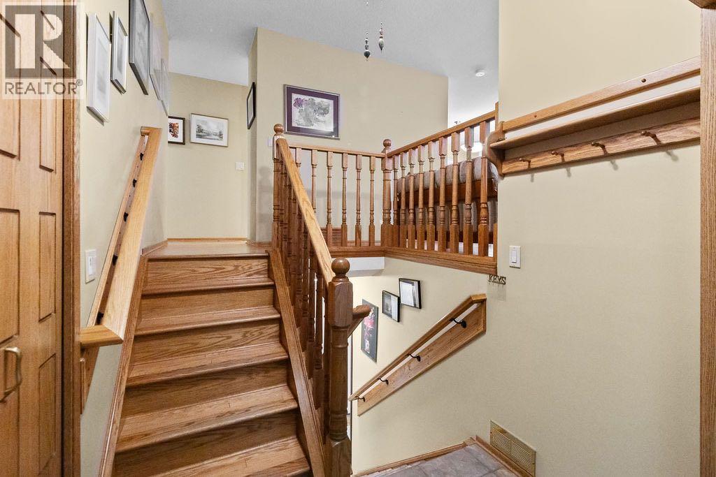 3350 Oakwood Drive Sw, Calgary, Alberta  T2V 4J4 - Photo 4 - A2267181