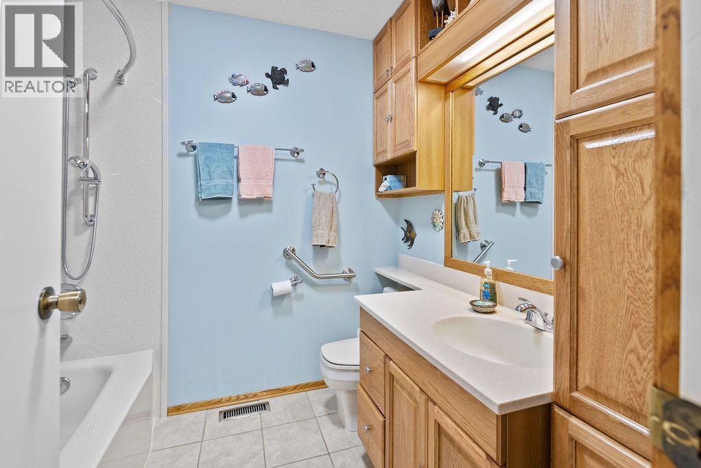 3350 Oakwood Drive Sw, Calgary, Alberta  T2V 4J4 - Photo 27 - A2267181