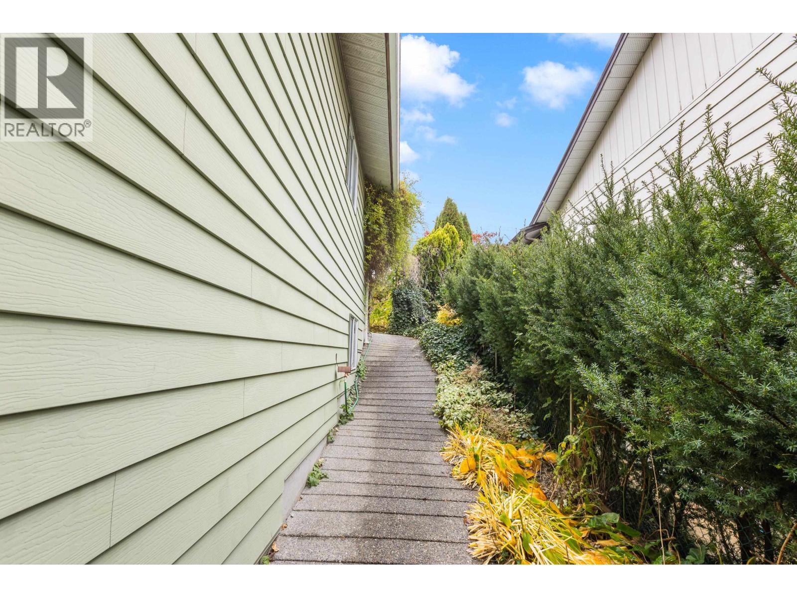 1507 Elinor Crescent, Port Coquitlam, British Columbia  V3C 2Y3 - Photo 37 - R3063432