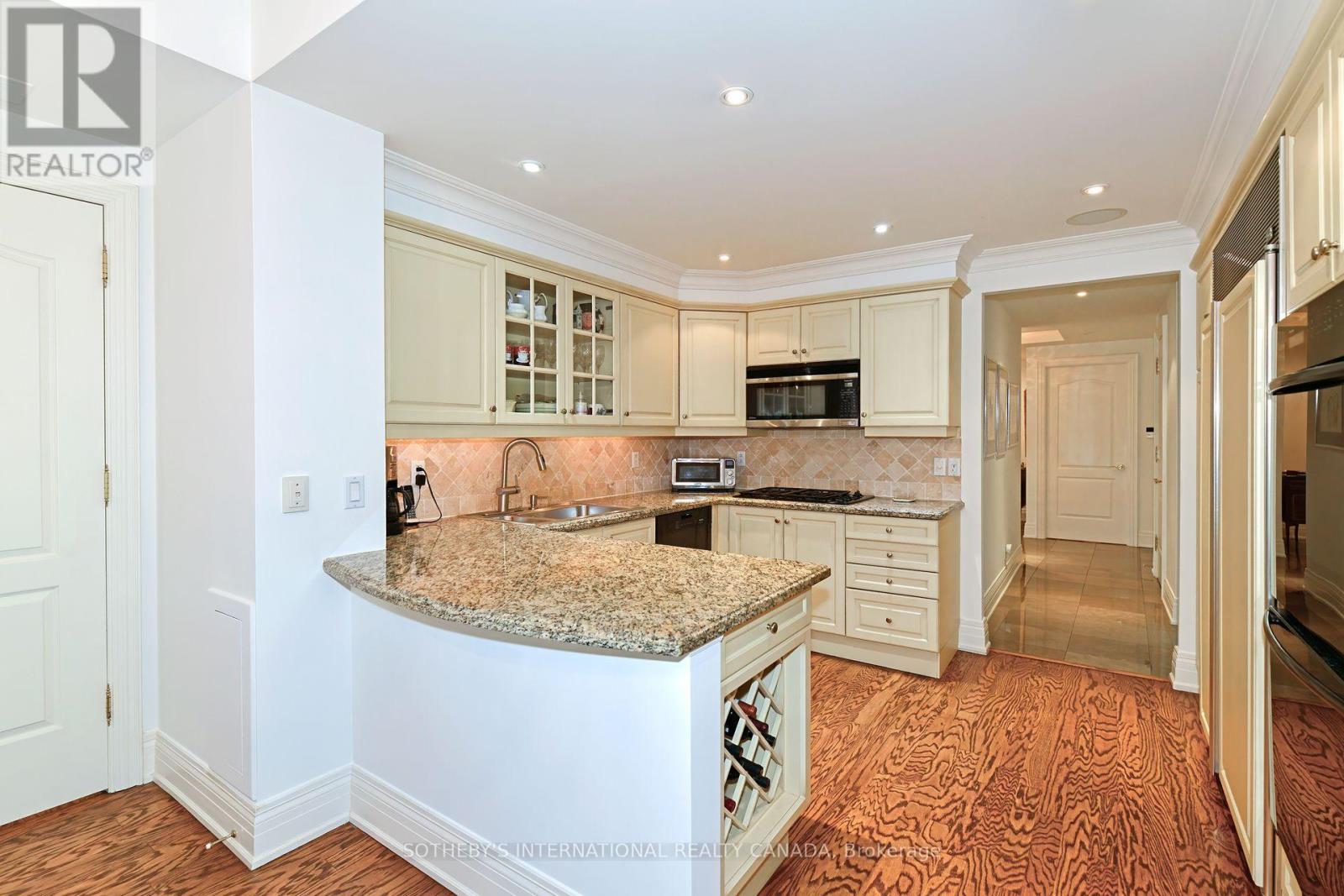 905 - 33 Delisle Avenue, Toronto, Ontario  M4V 3C7 - Photo 11 - C12493794