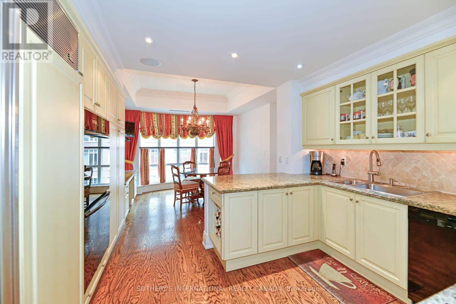 905 - 33 Delisle Avenue, Toronto, Ontario  M4V 3C7 - Photo 13 - C12493794