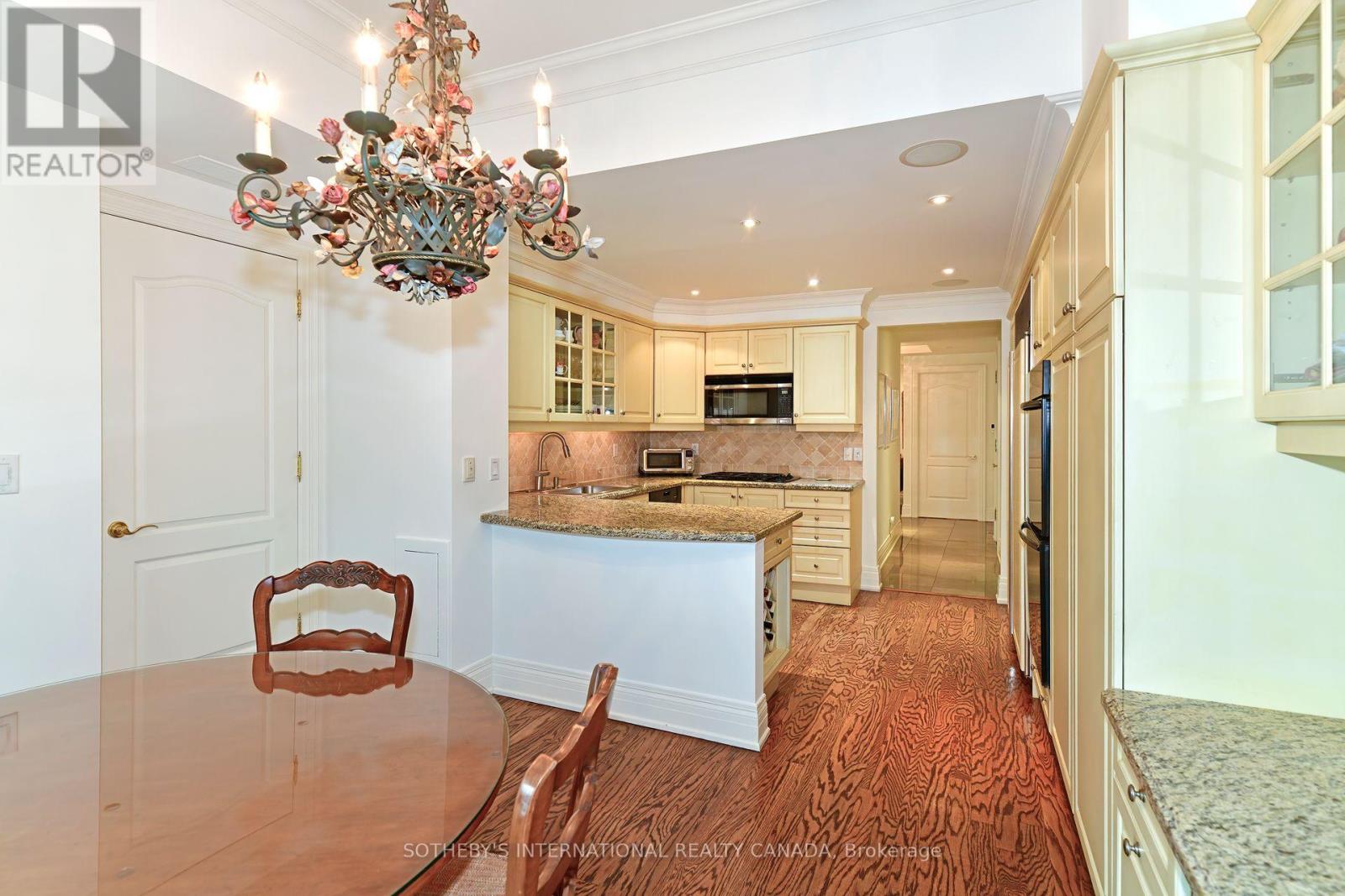 905 - 33 Delisle Avenue, Toronto, Ontario  M4V 3C7 - Photo 15 - C12493794