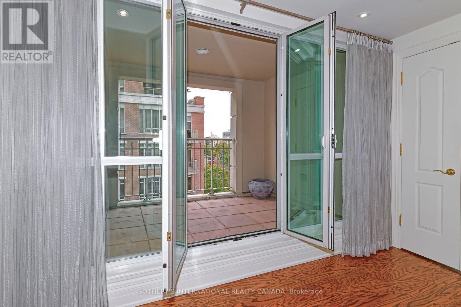 905 - 33 Delisle Avenue, Toronto, Ontario  M4V 3C7 - Photo 9 - C12493794