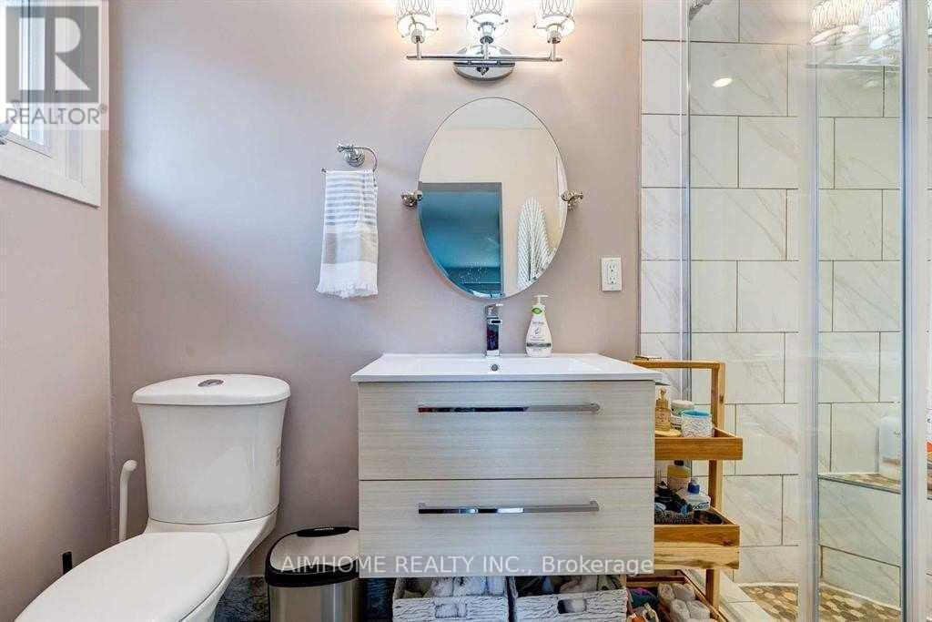 16 Comrie Terrace, Toronto, Ontario  M1M 3T2 - Photo 3 - E12493780