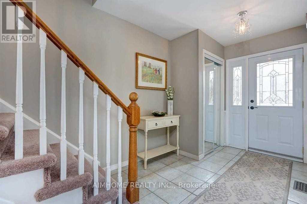 16 Comrie Terrace, Toronto, Ontario  M1M 3T2 - Photo 4 - E12493780