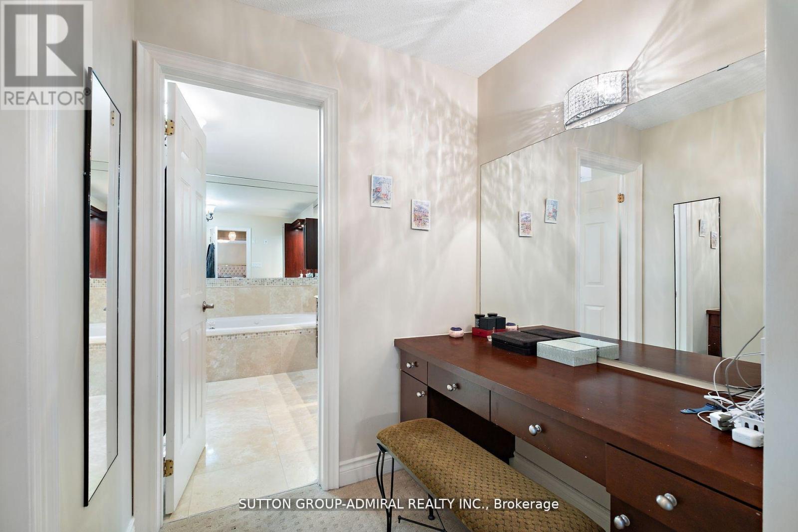 19 Langtry Place, Vaughan, Ontario  L4J 8K8 - Photo 25 - N12493814