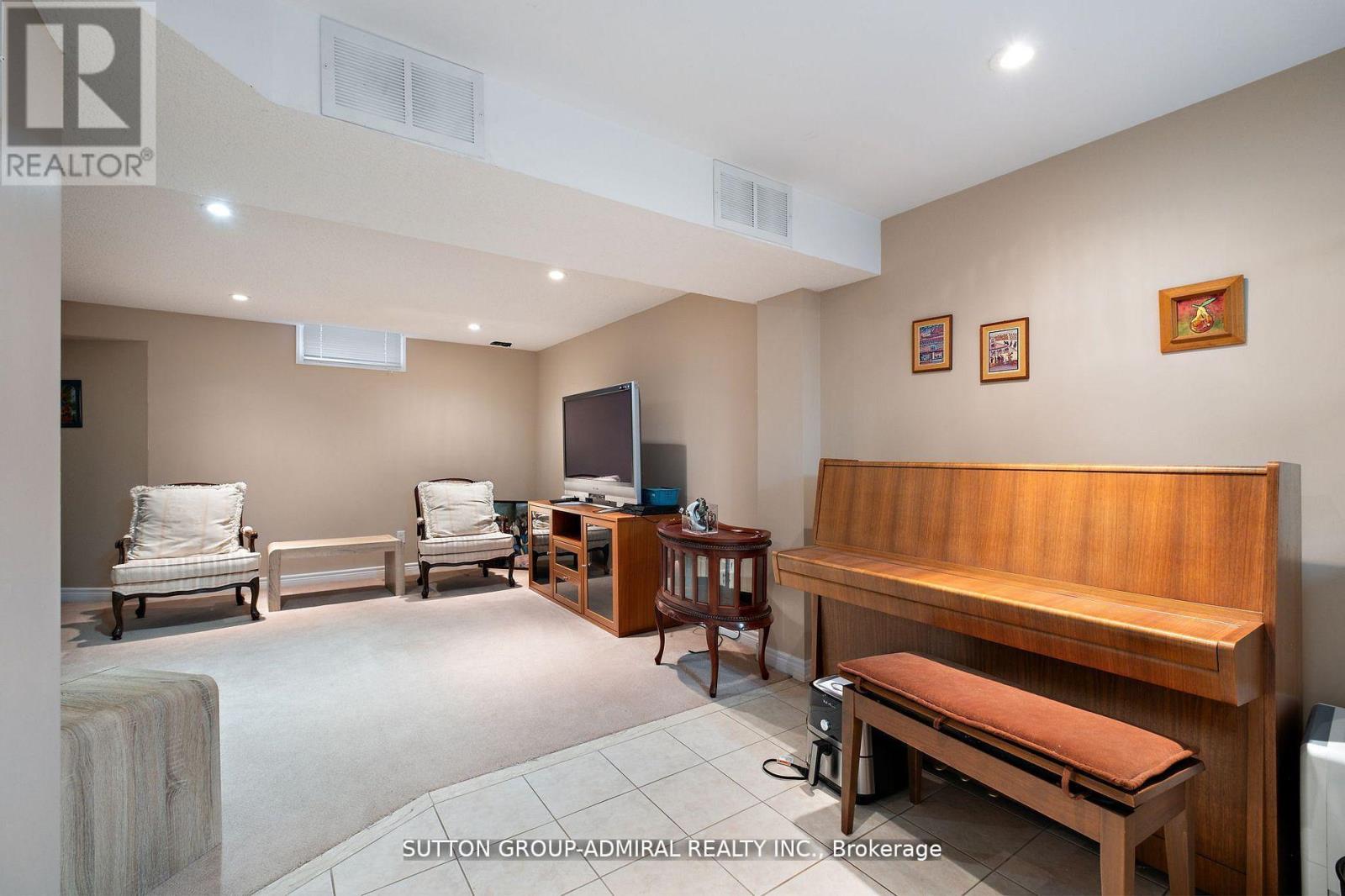 19 Langtry Place, Vaughan, Ontario  L4J 8K8 - Photo 27 - N12493814