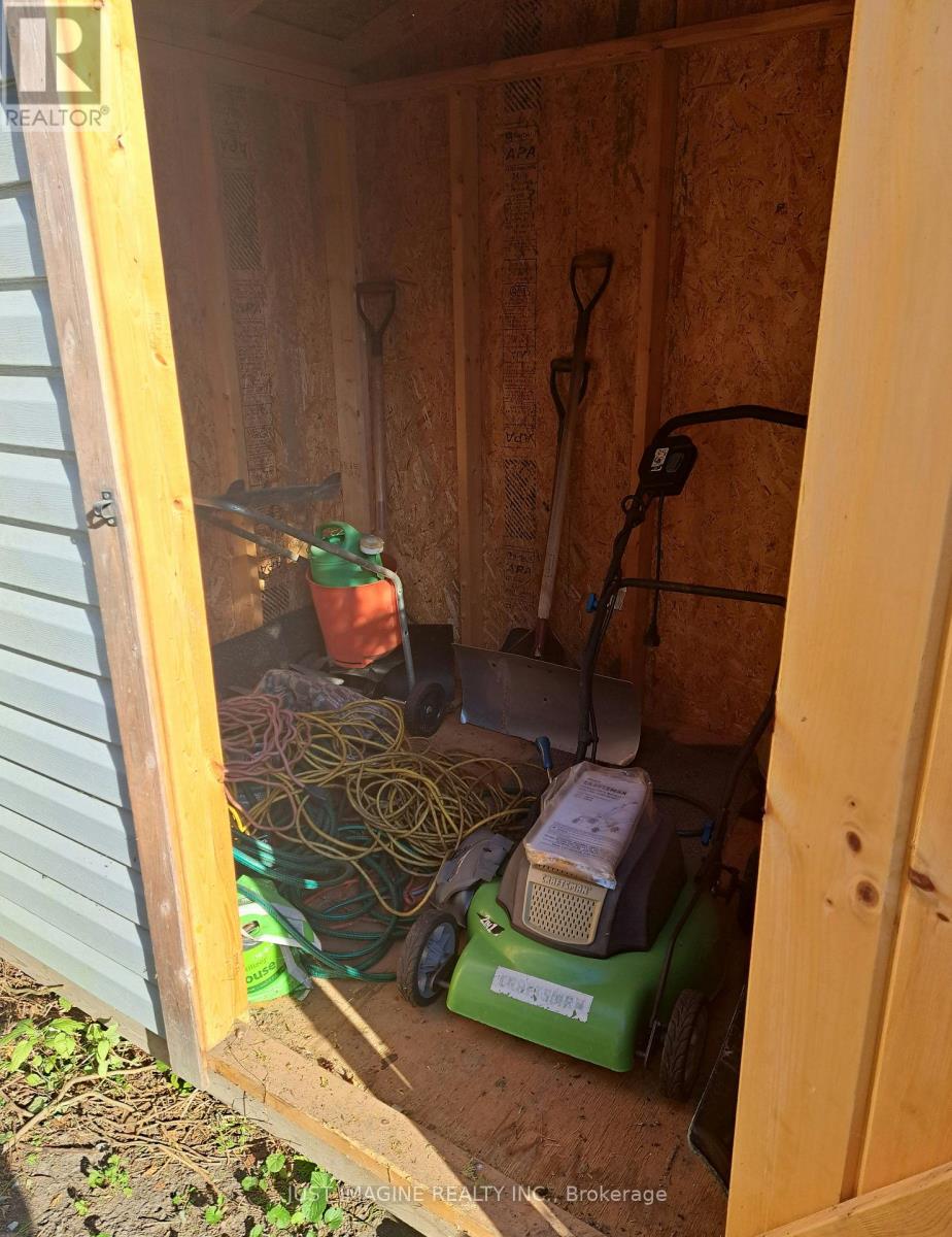 226 Old Colony Road, Ottawa, Ontario  K2L 1M7 - Photo 5 - X12469875