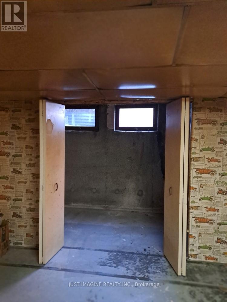 226 Old Colony Road, Ottawa, Ontario  K2L 1M7 - Photo 12 - X12469875