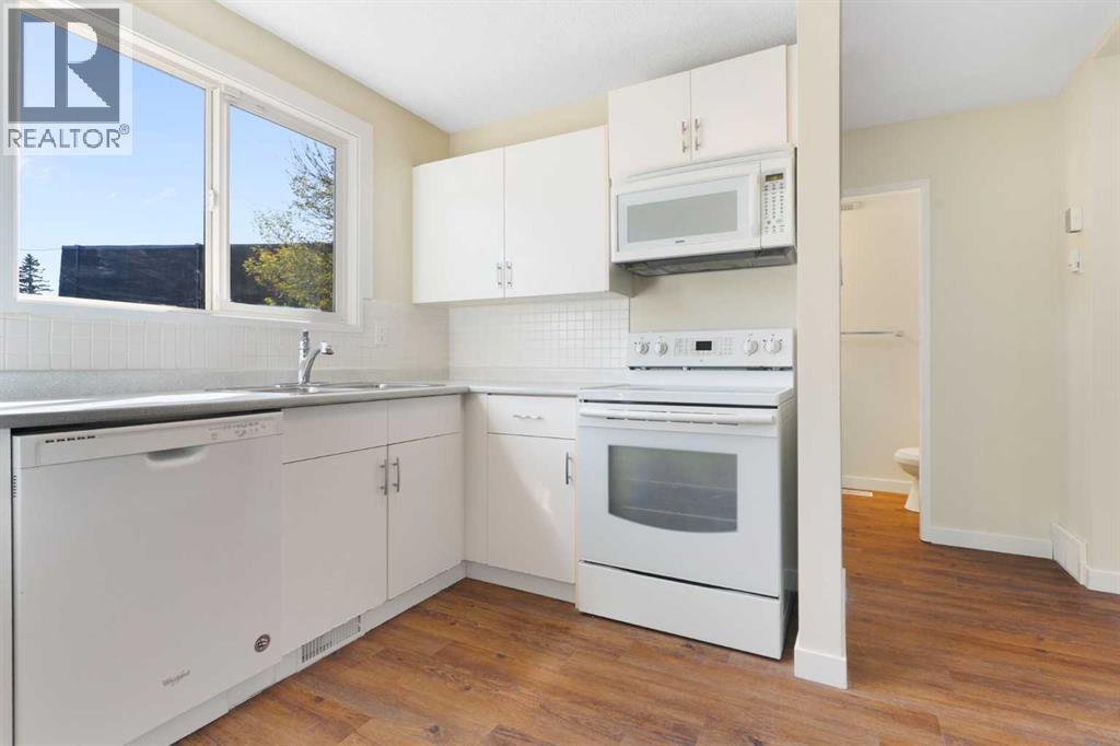 32, 80 Galbraith Drive Sw, Calgary, Alberta  T3E 4Z6 - Photo 4 - A2257206