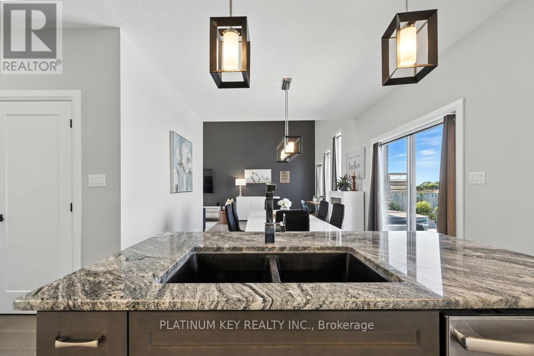 248 Snyders Avenue, Central Elgin, Ontario  N0L 1B0 - Photo 11 - X12493898