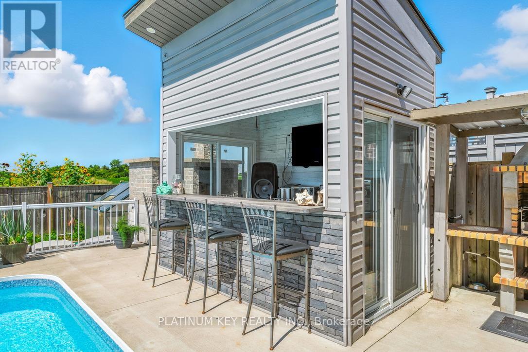 248 Snyders Avenue, Central Elgin, Ontario  N0L 1B0 - Photo 38 - X12493898