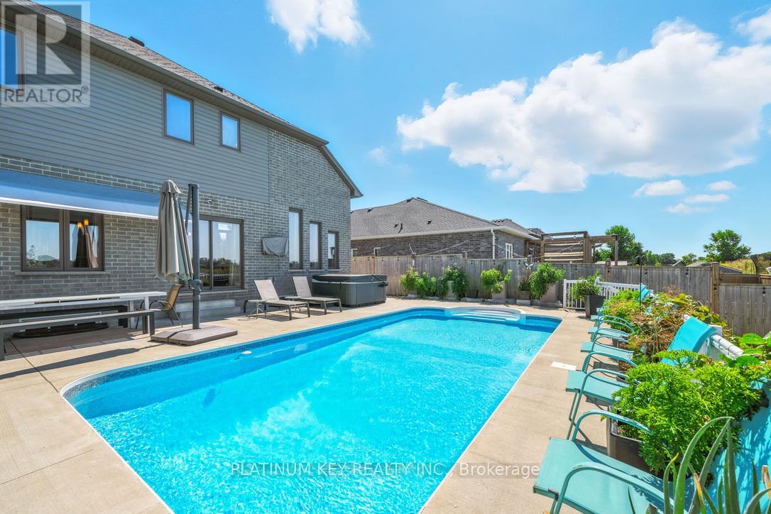 248 Snyders Avenue, Central Elgin, Ontario  N0L 1B0 - Photo 41 - X12493898