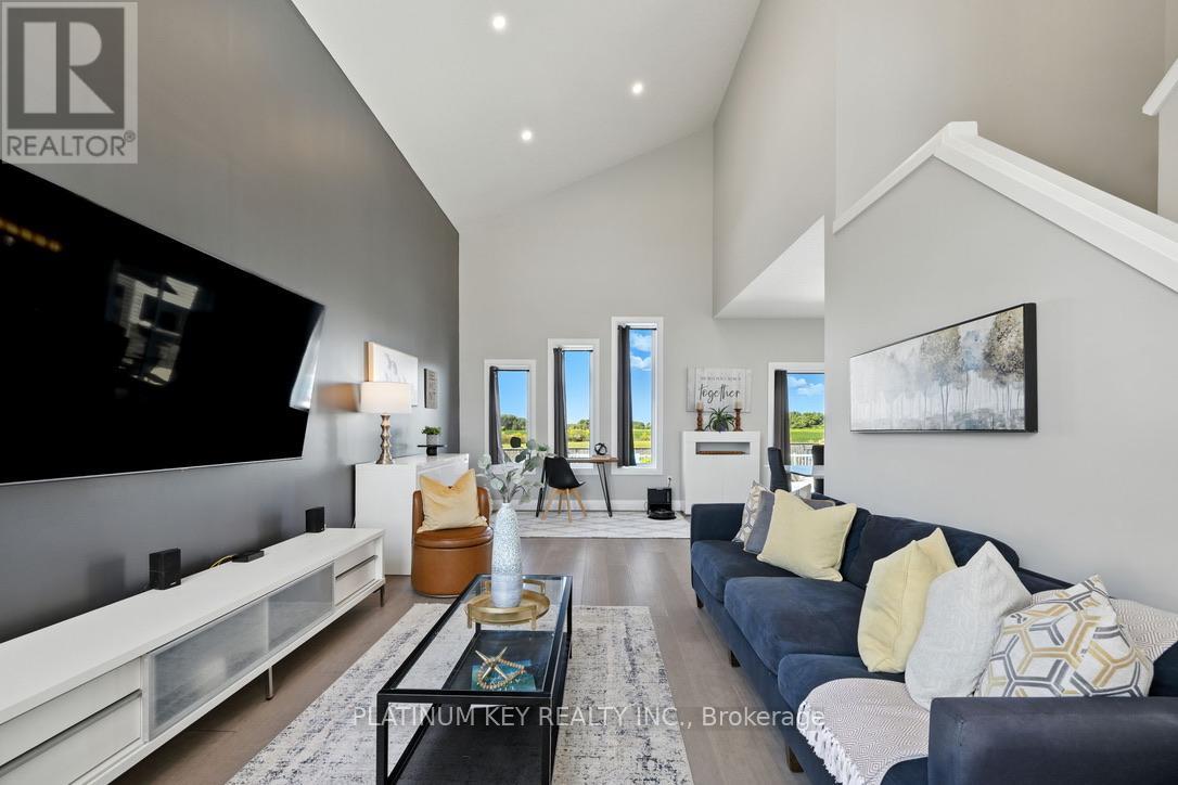 248 Snyders Avenue, Central Elgin, Ontario  N0L 1B0 - Photo 5 - X12493898