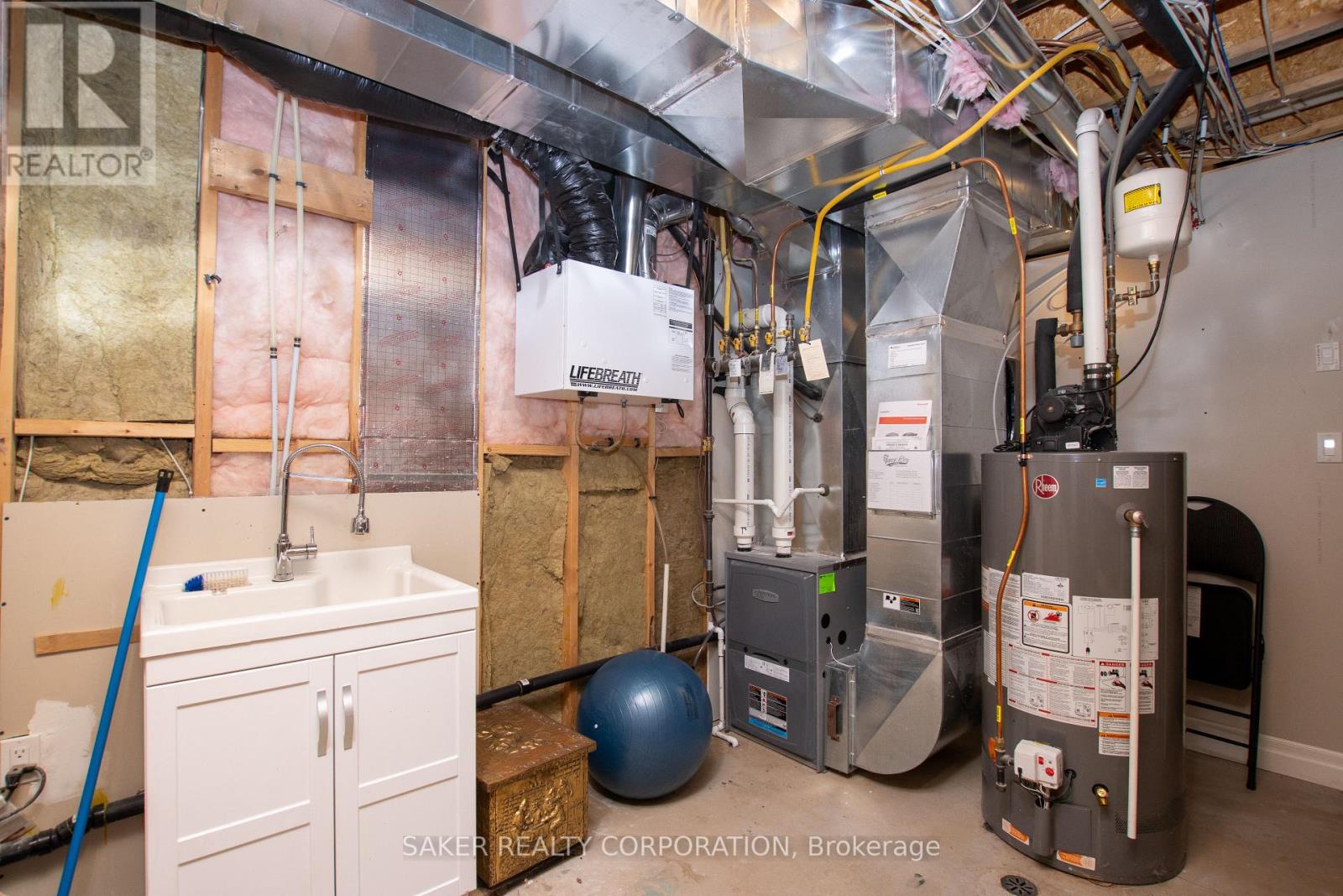 111 Harris Road, Middlesex Centre, Ontario  N0L 1E0 - Photo 34 - X12493924