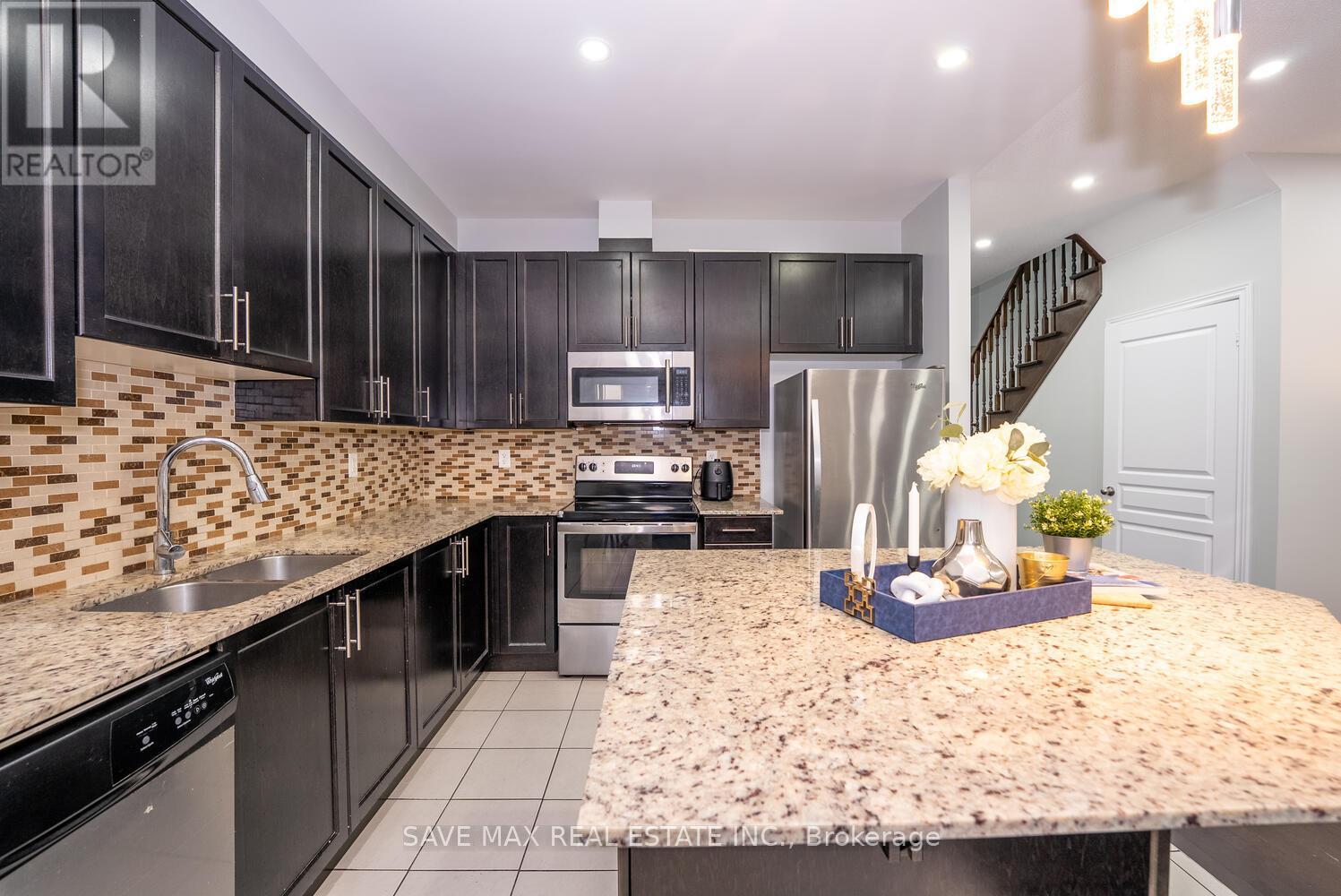 17 Primo Road, Brampton, Ontario  L7A 0Z9 - Photo 13 - W12493776