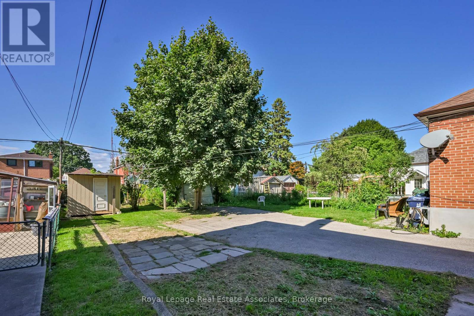 20 East Drive, Toronto, Ontario  M6N 2N7 - Photo 23 - W12493782