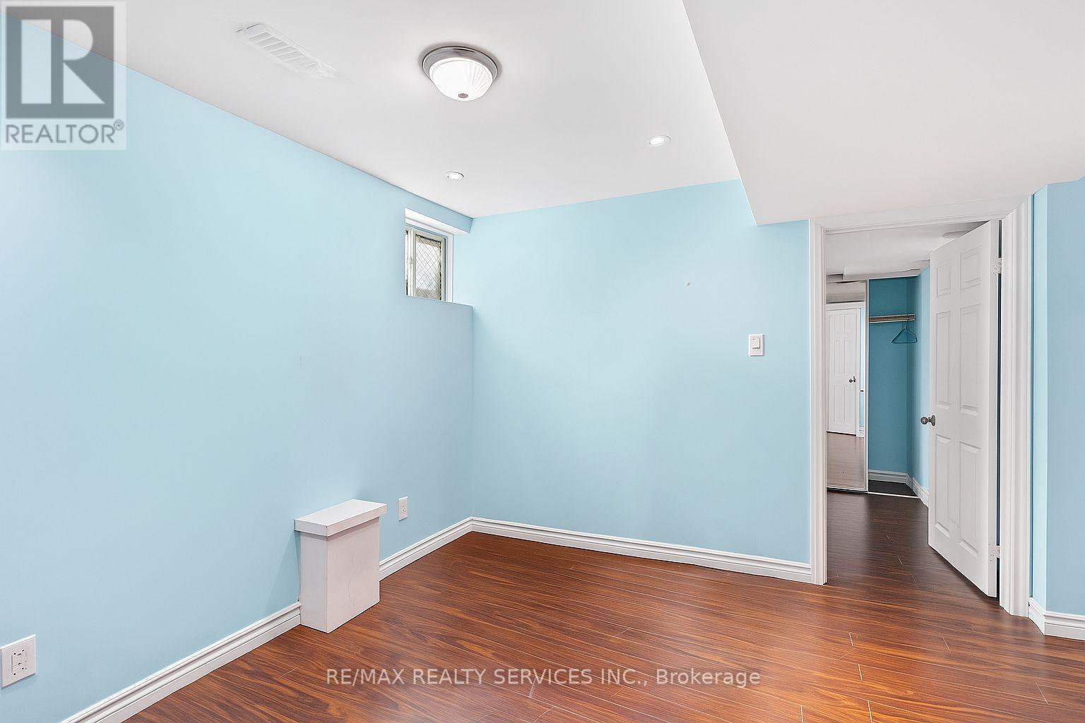 Bsmt - 524 Attenborough Terrace N, Milton, Ontario  L9T 8H5 - Photo 8 - W12493790