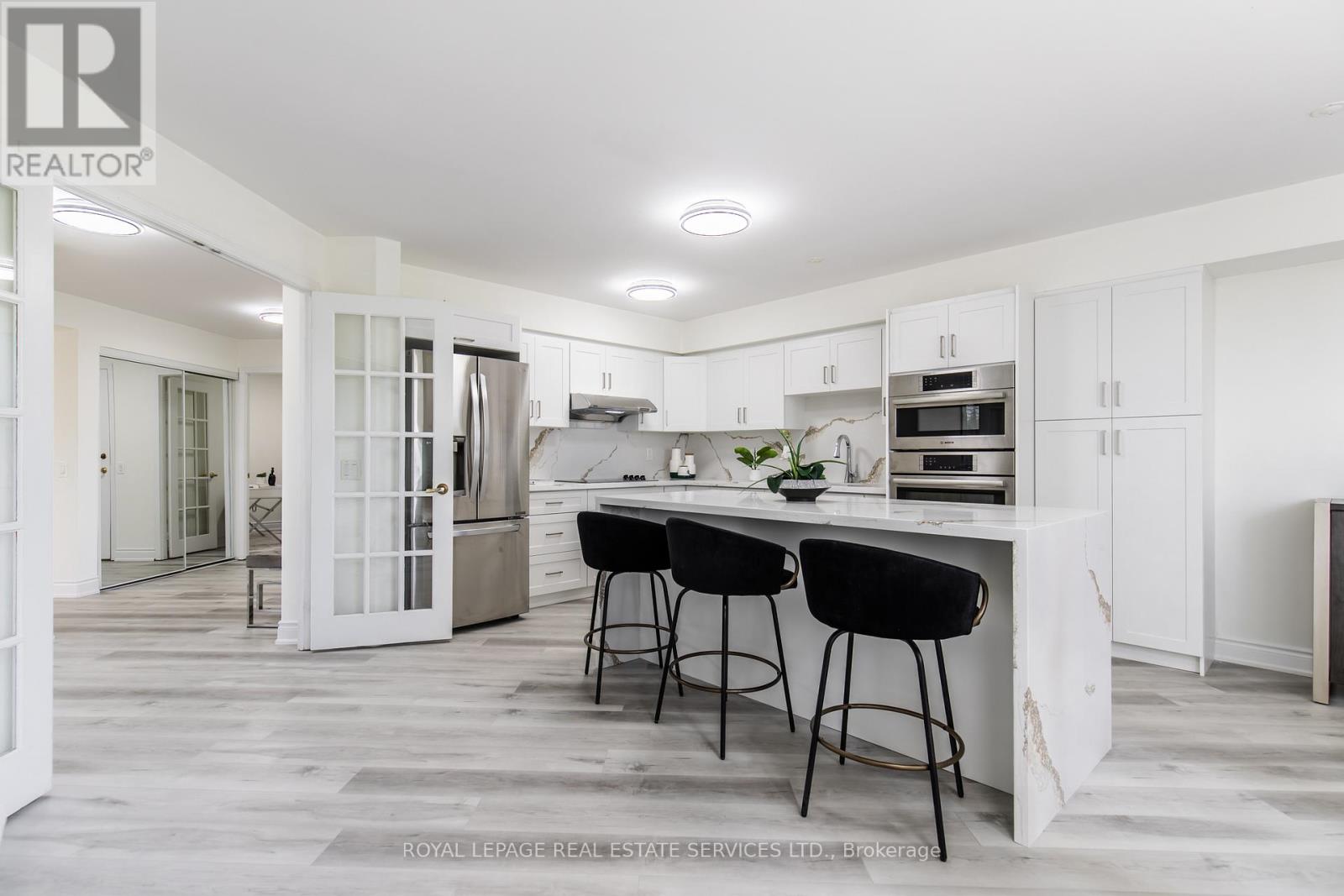 418 - 25 Kingsbridge Garden Circle, Mississauga, Ontario  L5R 4B1 - Photo 10 - W12493802