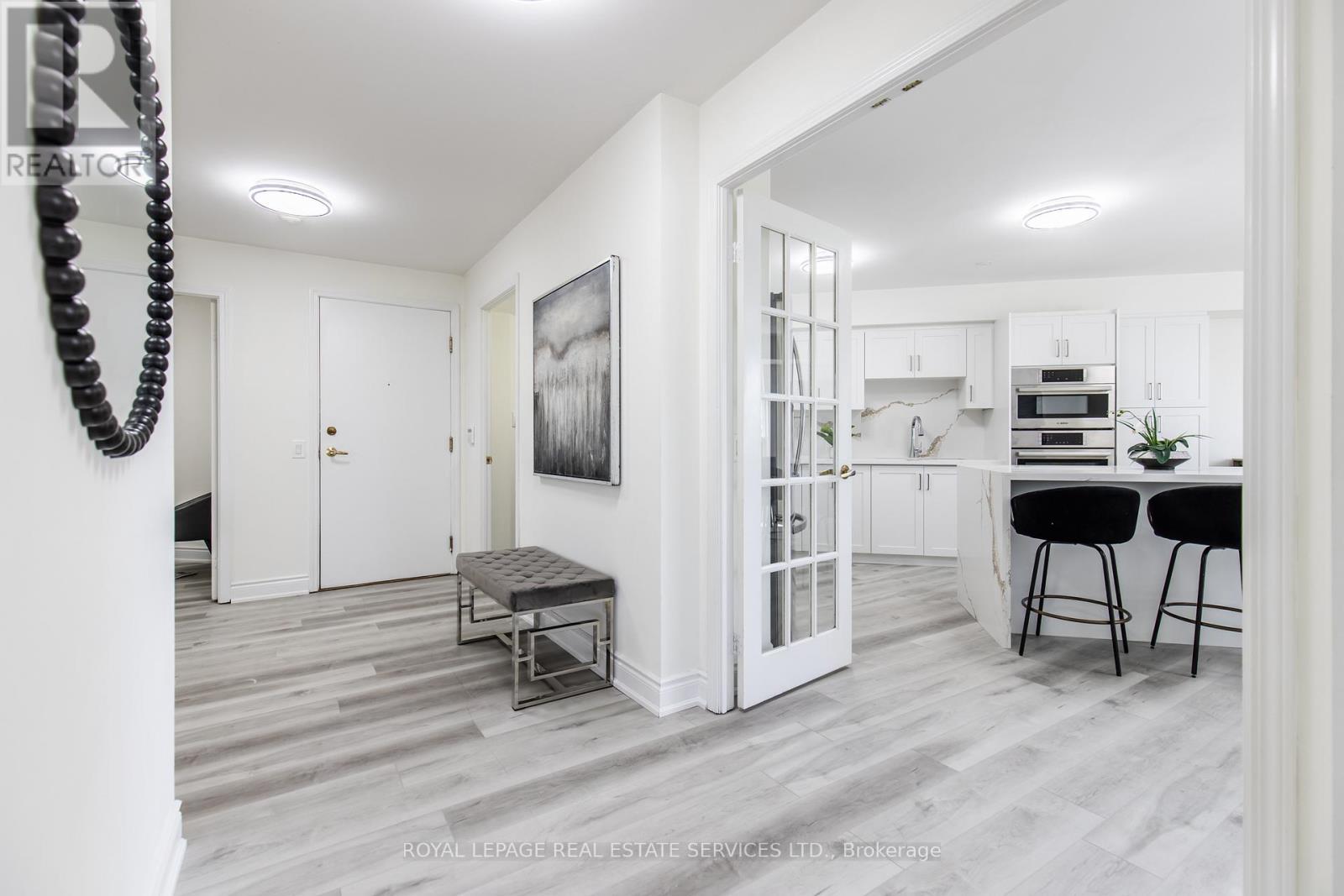 418 - 25 Kingsbridge Garden Circle, Mississauga, Ontario  L5R 4B1 - Photo 8 - W12493802