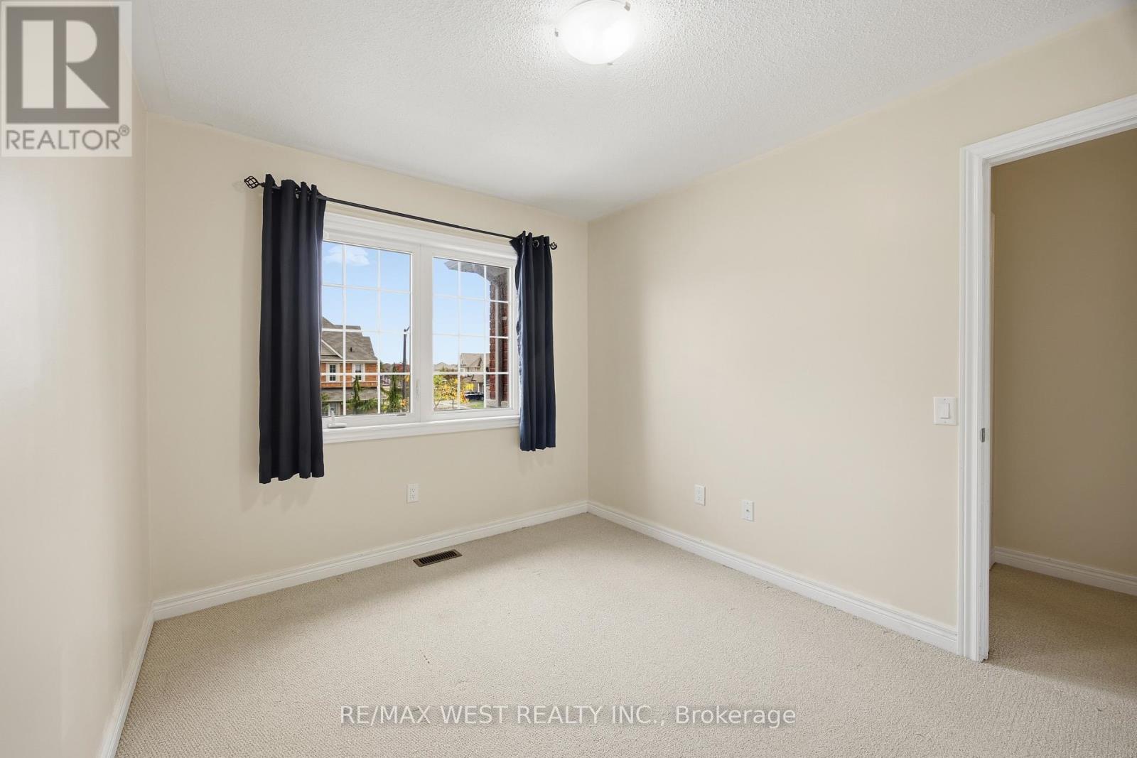 90 Sky Harbour Drive, Brampton, Ontario  L6Y 0V3 - Photo 23 - W12493810